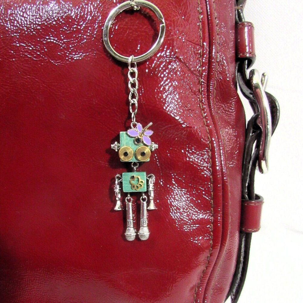 ROBOT GIRL PURSE CHARM KEYCHAIN NEW REMINISCENT OF DESIGNER - Picture 7 of 7